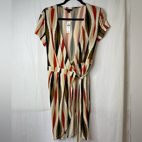 Banana Republic Dresses & Skirts - NWT Banana Republic Wrap Dress Size M
